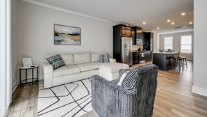 Apartemen (3 Bedrooms) | Bagian depan properti