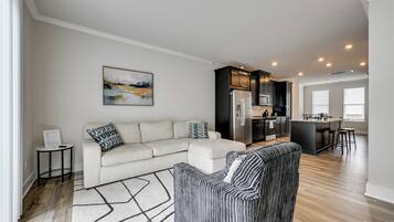 Apartemen (3 Bedrooms) | Bagian depan properti