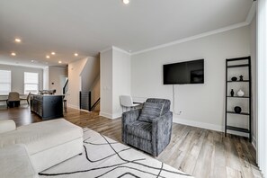 Apartment (3 Bedrooms) | Interior - 2 Mi to Uptown Charlotte: Family Townhome! (Charlotte)