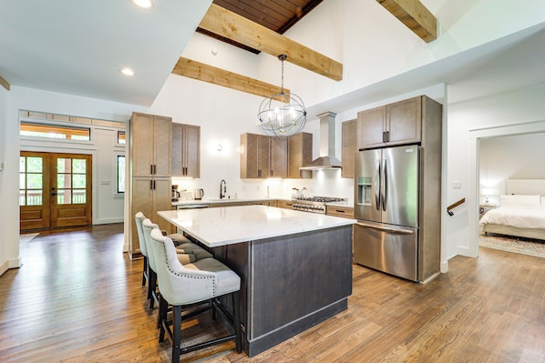 House (4 Bedrooms) | Interior