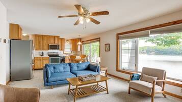 House (2 Bedrooms) | Interior