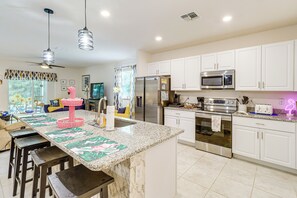 House (4 Bedrooms) | Interior