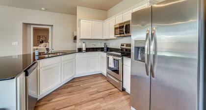 2 Mi to Dtwn: Siloam Springs Home w/ Fire Pit