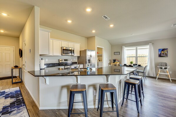 House (3 Bedrooms) | Interior