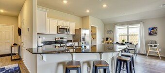 2 Mi to Dtwn: Siloam Springs Home w/ Fire Pit