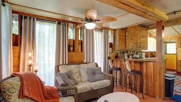 House (1 Bedroom) | Interior