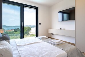 4 hálószoba, gyerekágy/csecsemőágy (ingyenes) és ágynemű