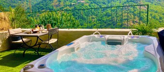 Romantic rock refuge - Private spa and exceptional panorama