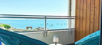 Sea view apartment with terrace