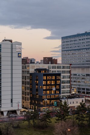 Apartment, Accessible | 1 bedroom - Sosuite One Bed Apt Plus w Rooftop, Gym, Laundry (Philadelphia)