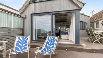 Studio | 3 bedrooms, Internet