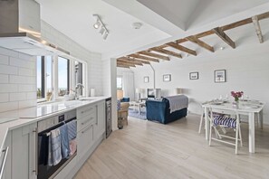 Studio | 3 bedrooms, Internet
