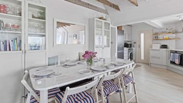 Studio | 3 bedrooms, Internet