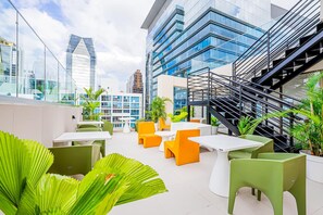 1 bedroom, Internet - w Modern 1BR in the Heart of Obarrio (Panama City)