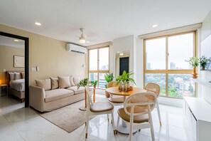 1 bedroom, Internet - w Modern 1BR in the Heart of Obarrio (Panama City)