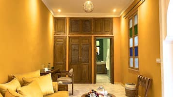 Senior Suite | Premium bedding, individually decorated, individually furnished