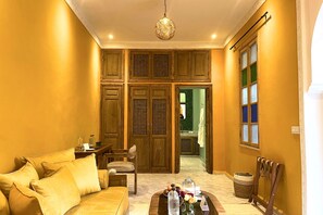 Senior Suite | Premium bedding, individually decorated, individually furnished