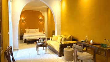 Senior Suite | Premium bedding, individually decorated, individually furnished