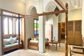 Signature Suite | Seprai premium dan didekorasi berbeda-beda