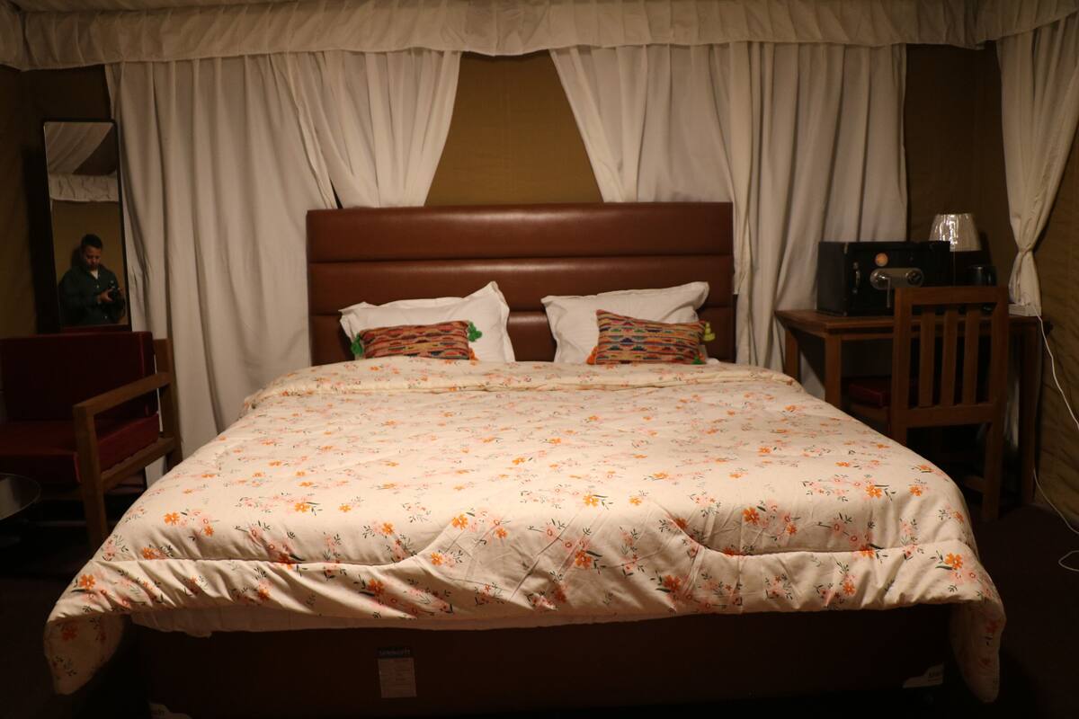 Premium bedding, rollaway beds, free WiFi, bed sheets
