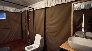 Deluxe Double or Twin Room, Balcony, River View | Bathroom | Shower, free toiletries, towels, soap