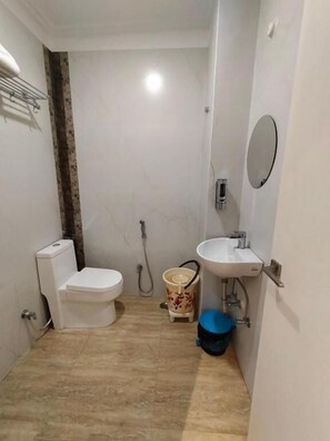 Phòng 2 giường đơn Deluxe | Phòng tắm