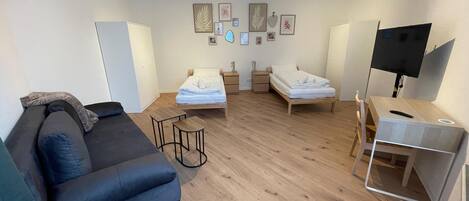 1 slaapkamer, een bureau, een strijkplank/strijkijzer, gratis wifi