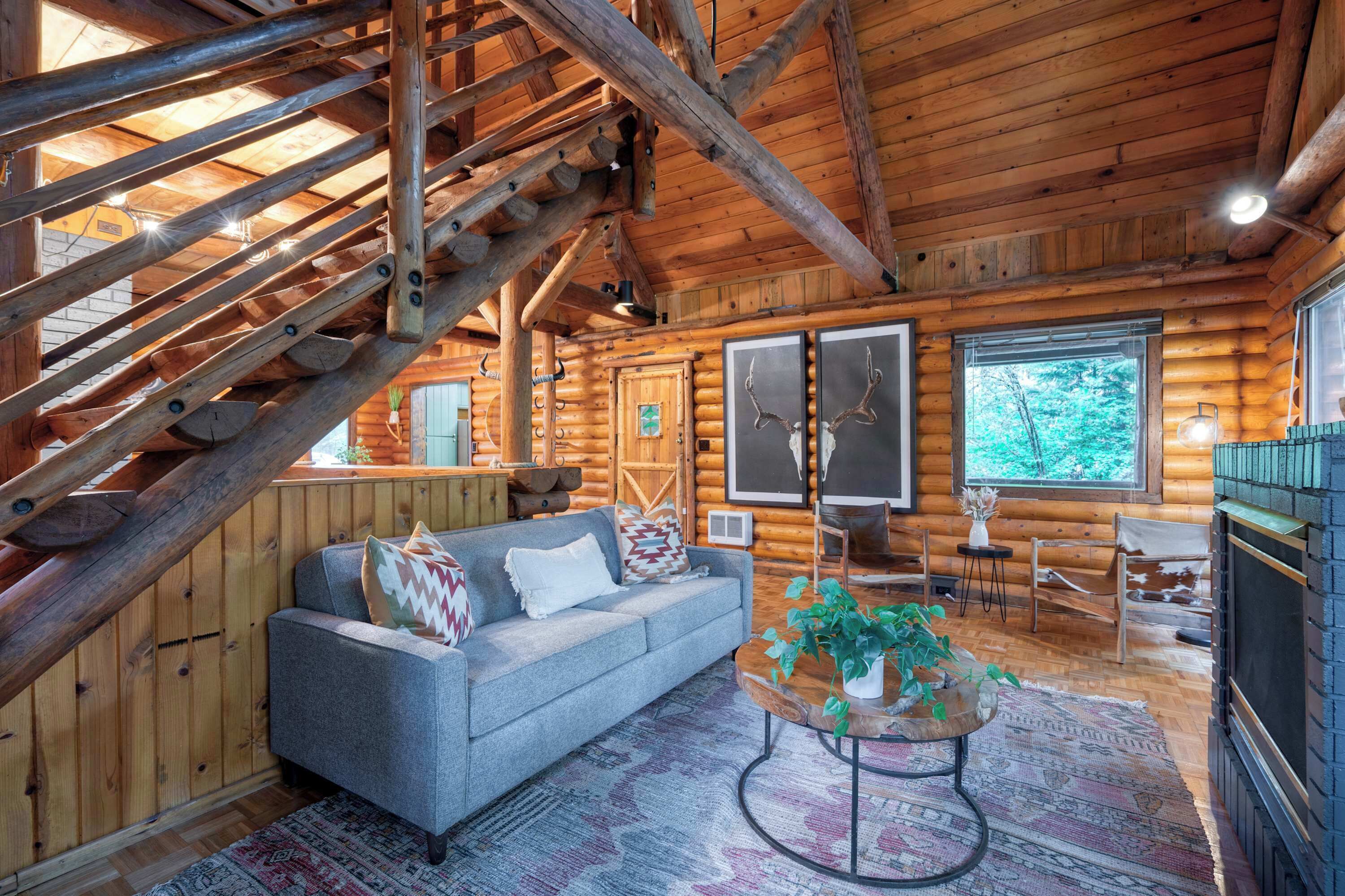 TV, fireplace, offices