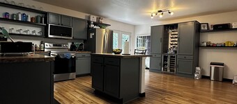 3-bedroom house in awesome Saginaw with WiFi, AC, fitness room