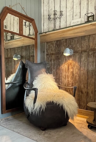 Rosen-Holz vacation apartment for peace and relaxation, let your soul dangle