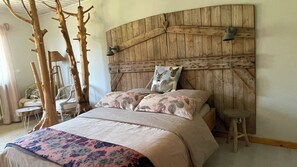 2 Schlafzimmer, Schreibtisch, Bügeleisen/Bügelbrett, Reisekinderbett