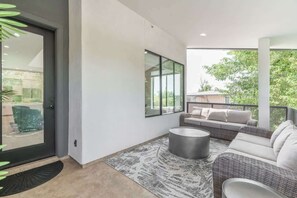 Terrace/patio - Modern 3BR Townhome w/ Pool | Walk to Old Town (Scottsdale)