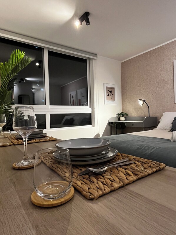 Appartement Confort | Fer et planche Ă repasser, accĂšs au Wi-Fi (inclus)