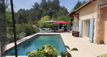 Pyraine, Nature et Piscine