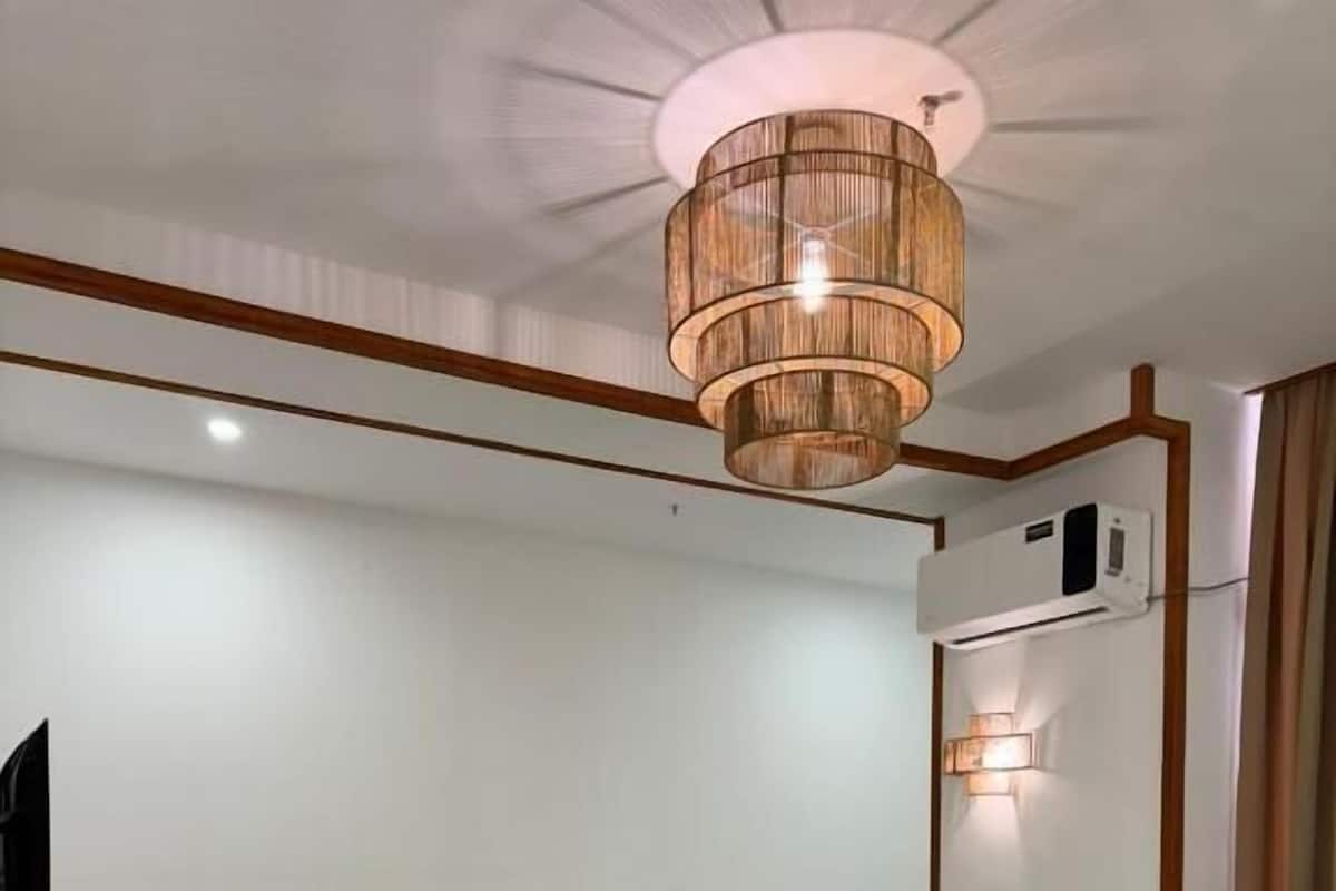 Caja de seguridad en la habitación y cortinas blackout