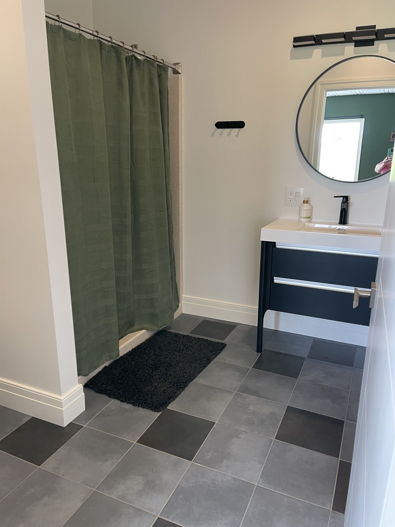 淋浴设施、毛巾