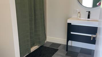 淋浴设施、毛巾