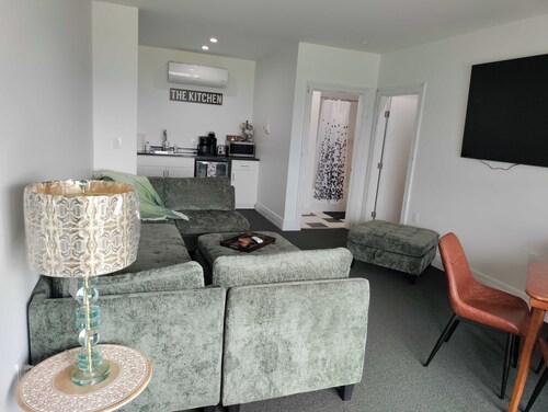 Amber Suite at Diamond on Seneca: Two Bedrooms w/ Lake View