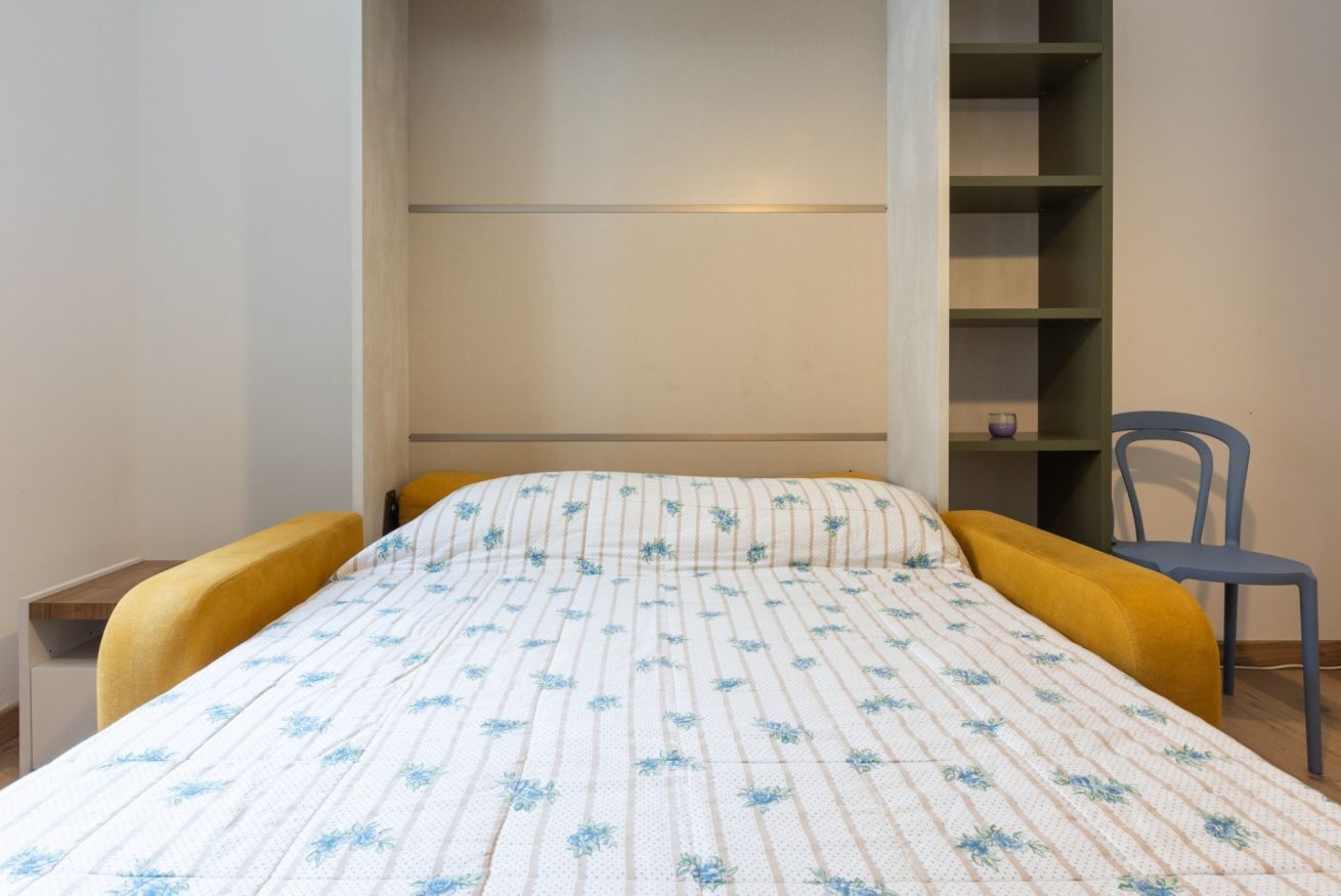2 bedrooms, desk, iron/ironing board