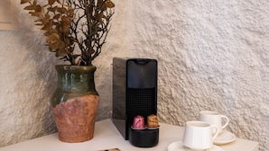 Dobbeltrom – deluxe, terrasse, byutsikt | Sengetøy av topp kvalitet, minibar, wi-fi (inkludert) og sengetøy