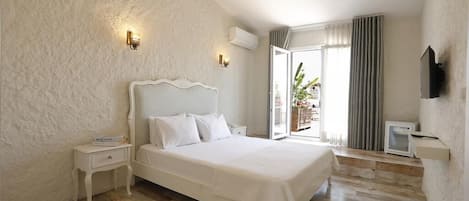 Luxury-Zimmer, Balkon, Stadtblick | Kostenloses WLAN