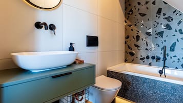Deluxe Chalet, Mountain View | Bathroom