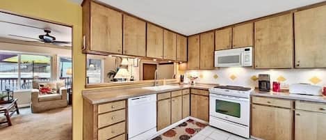 Casa, 2 habitaciones | Cocina privada