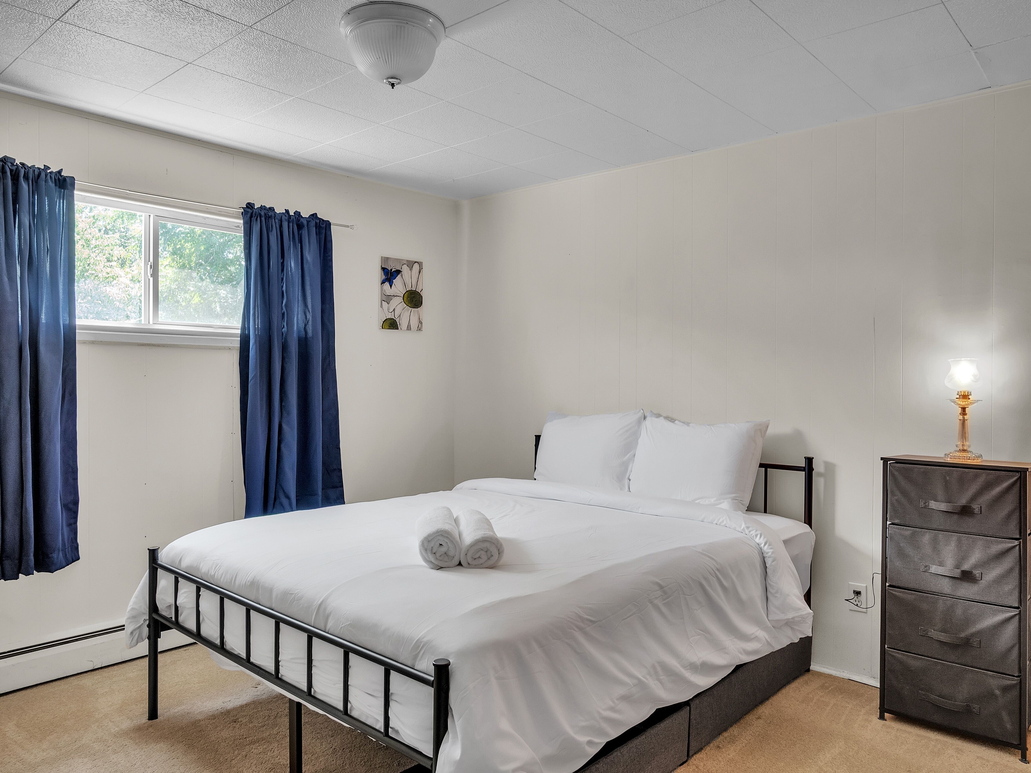 5 bedrooms, laptop workspace, free WiFi