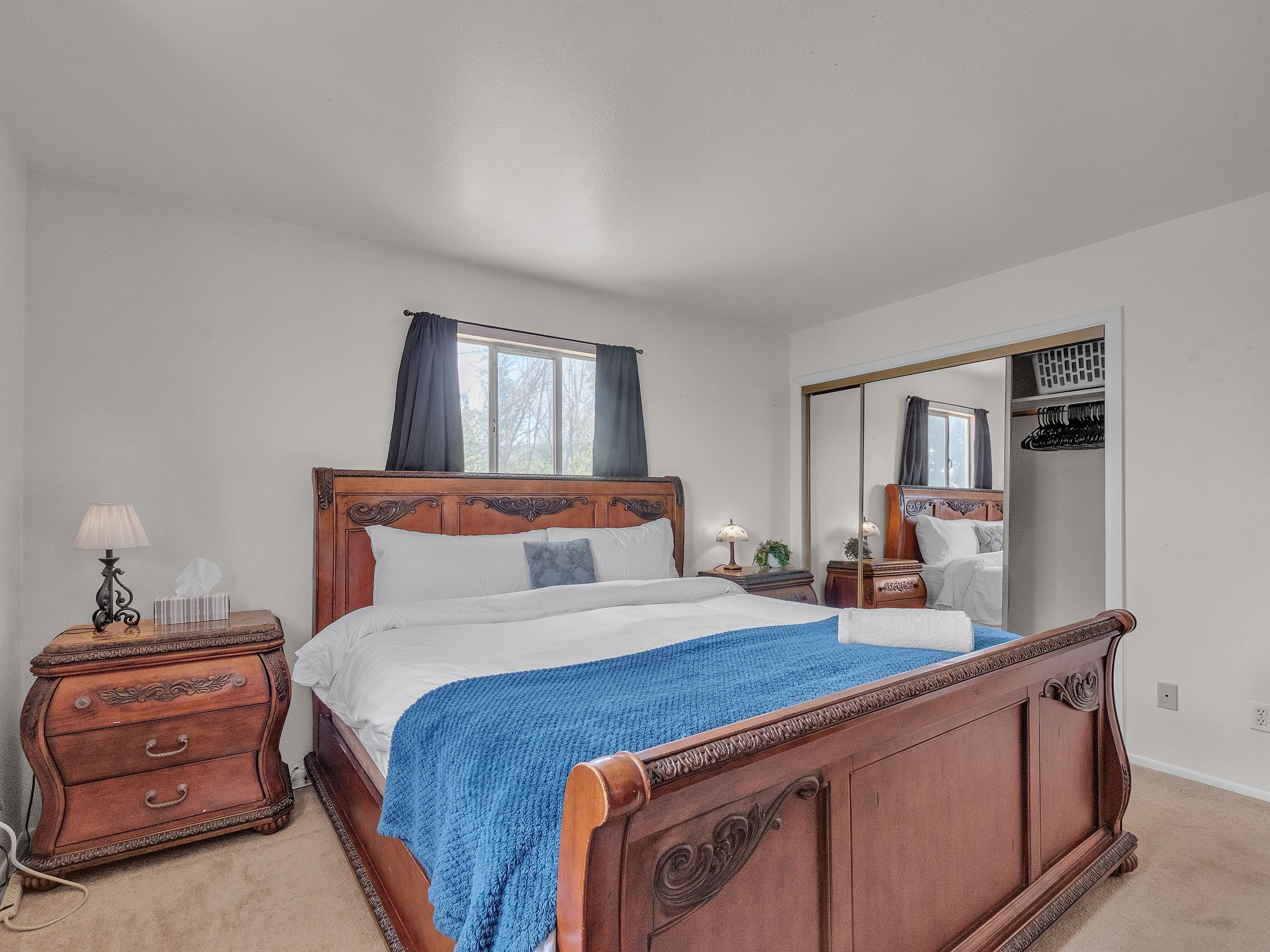 5 bedrooms, laptop workspace, free WiFi