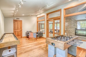 Condo, 1 Bedroom | Game room