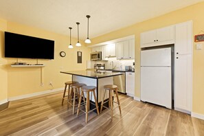 私人廚房 | 電冰箱、烤箱、咖啡機/沖茶器、烤麵包機