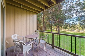 Condo, 1 Bedroom | Outdoor dining