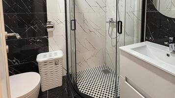 Appartamento Superior, balcone | Bagno