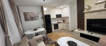I&I Apartments 36